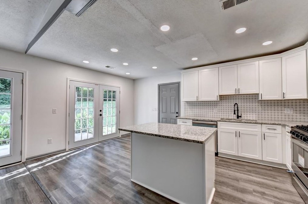 4204 Southvale Dr, Decatur GA  30034-6442 exterior