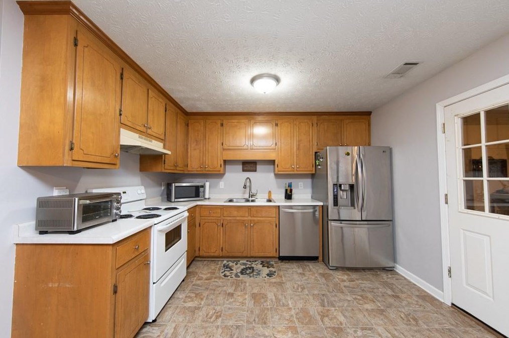 289 Courtyard Cir, Winder GA  30680-1796 exterior