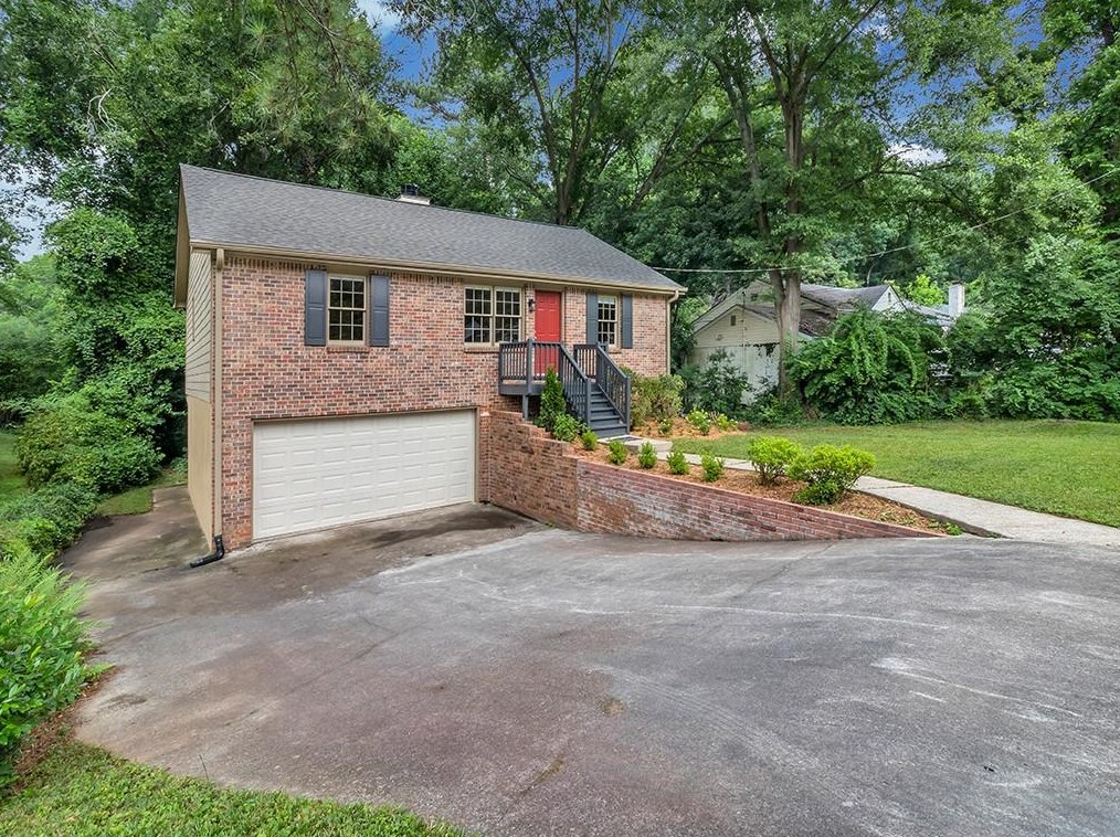 656 Wendan Dr, Decatur GA  30033-5530 exterior