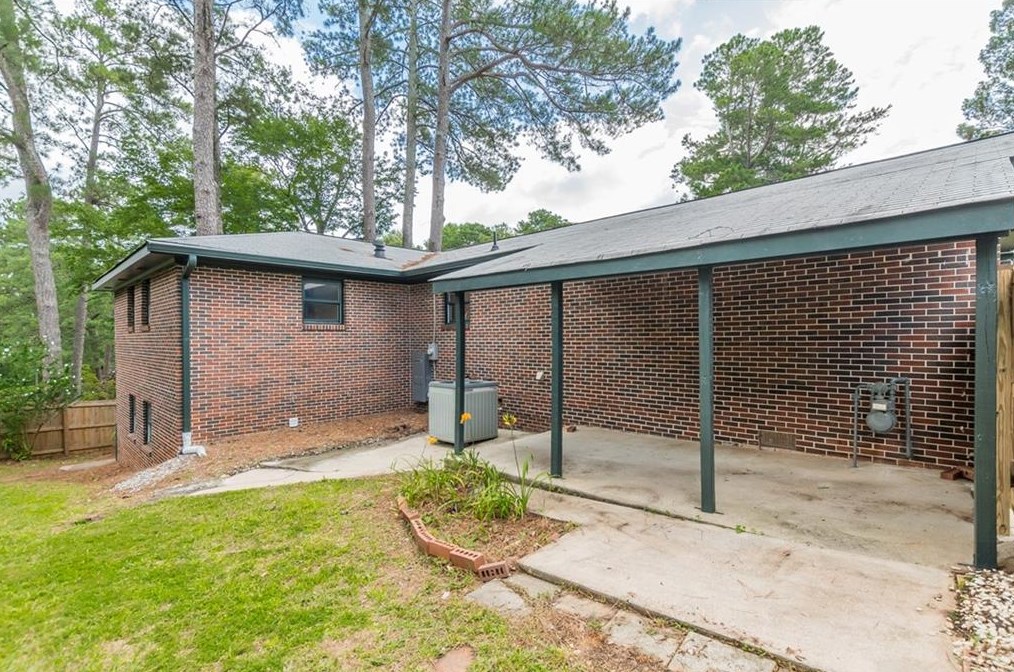 2905 Redwine Rd, Atlanta GA  30344-5825 exterior