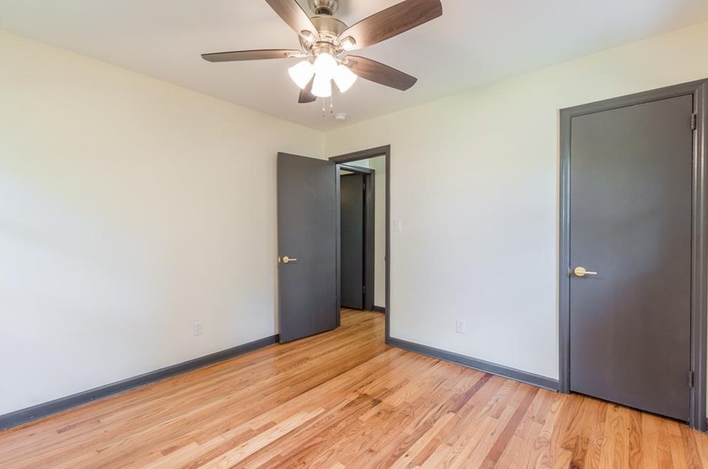 2905 Redwine Rd, Atlanta GA  30344-5825 exterior