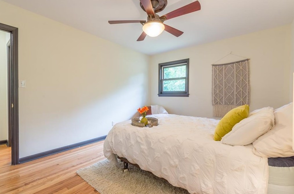 2905 Redwine Rd, Atlanta GA  30344-5825 exterior