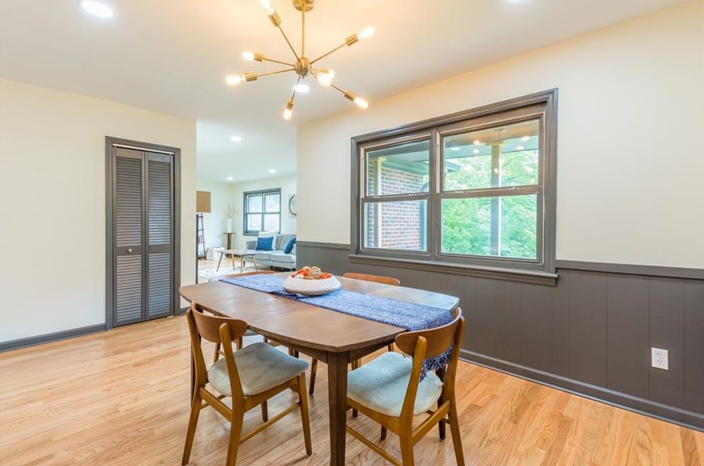 2905 Redwine Rd, Atlanta GA  30344-5825 exterior