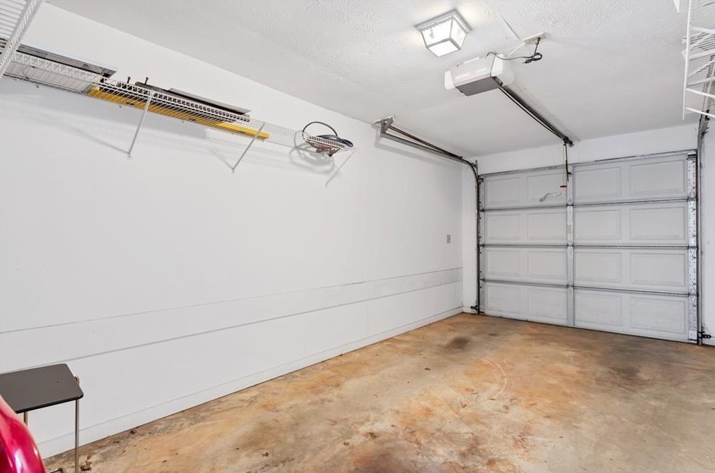 524 Commerce Dr, Decatur GA  30030-2608 exterior