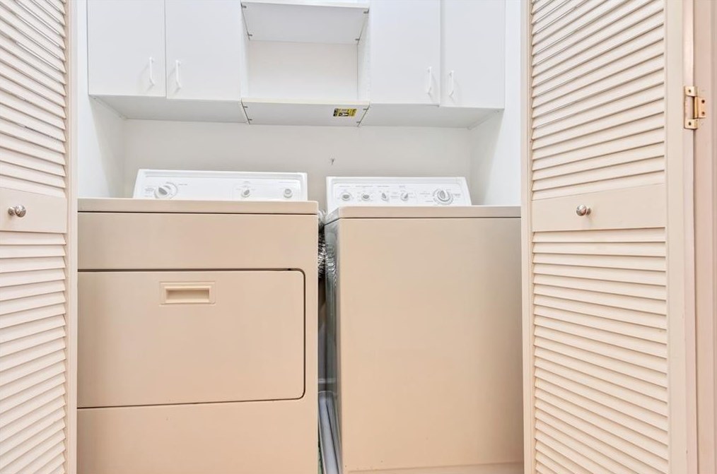 524 Commerce Dr, Decatur GA  30030-2608 exterior