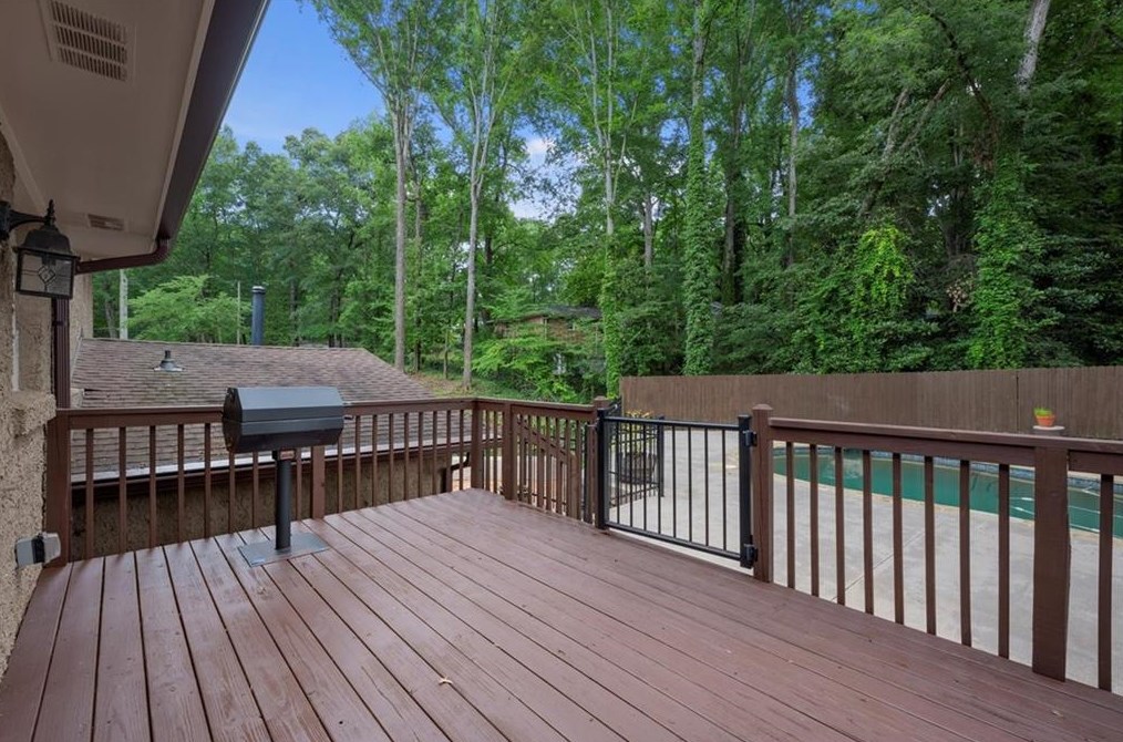 891 Brentwood Dr, Smyrna GA  30082-3405 exterior