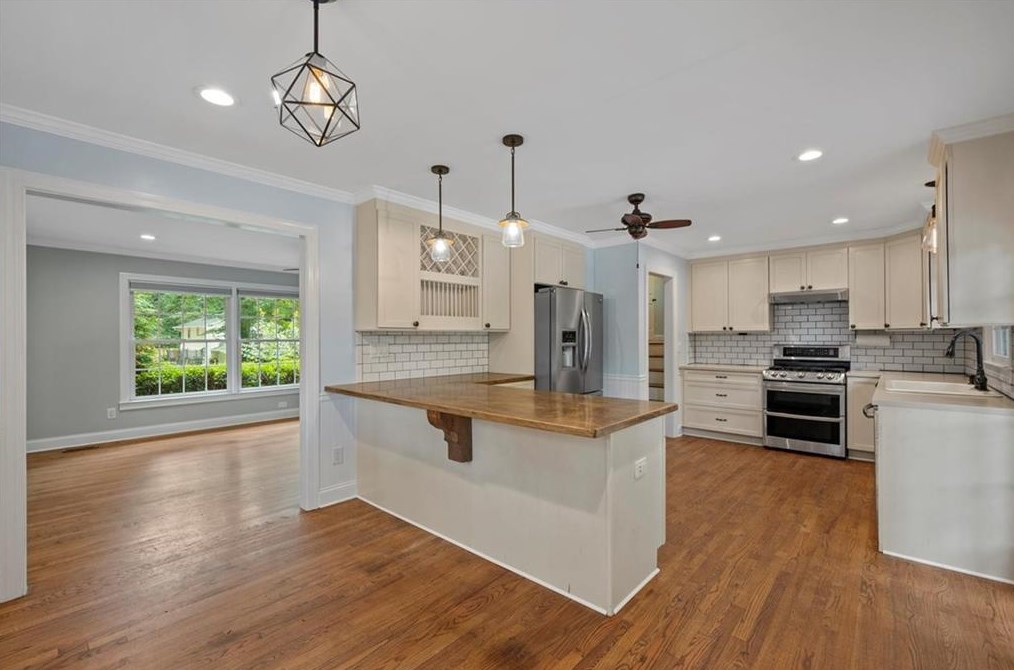 891 Brentwood Dr, Smyrna GA  30082-3405 exterior