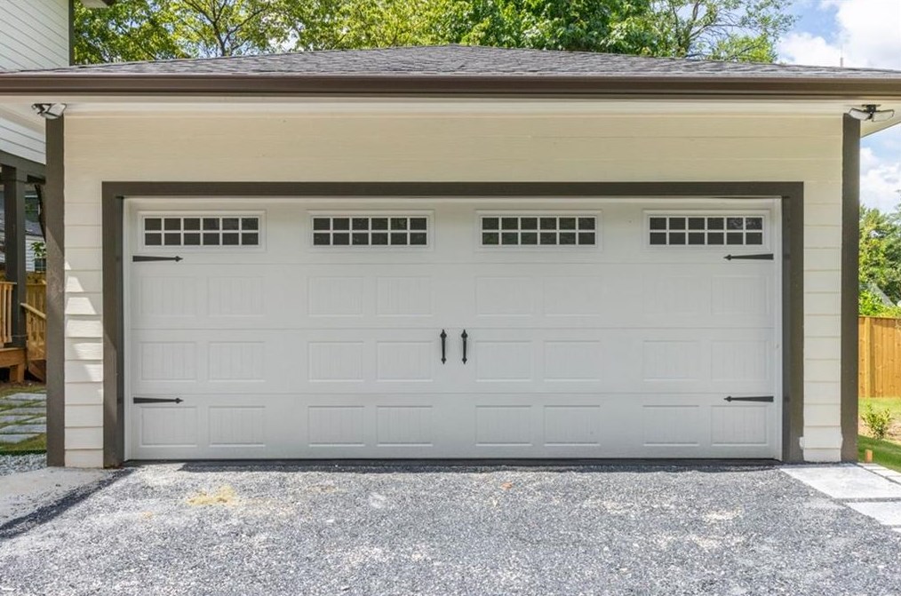 56 Vinson Dr, Atlanta GA  30317-1710 exterior