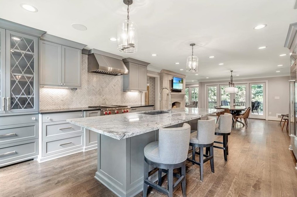 835 Overhill Ct, Atlanta GA  30328-3660 exterior