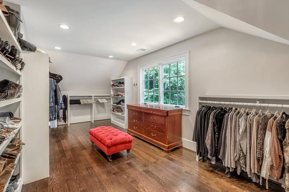 835 Overhill Ct, Atlanta GA  30328-3660 exterior