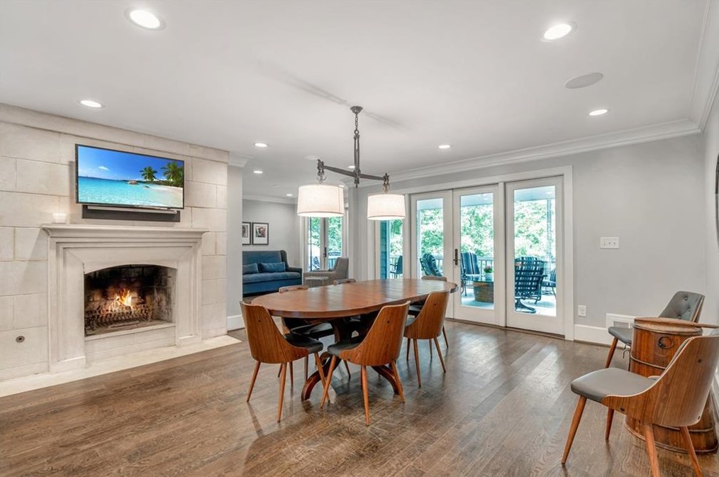 835 Overhill Ct, Atlanta GA  30328-3660 exterior