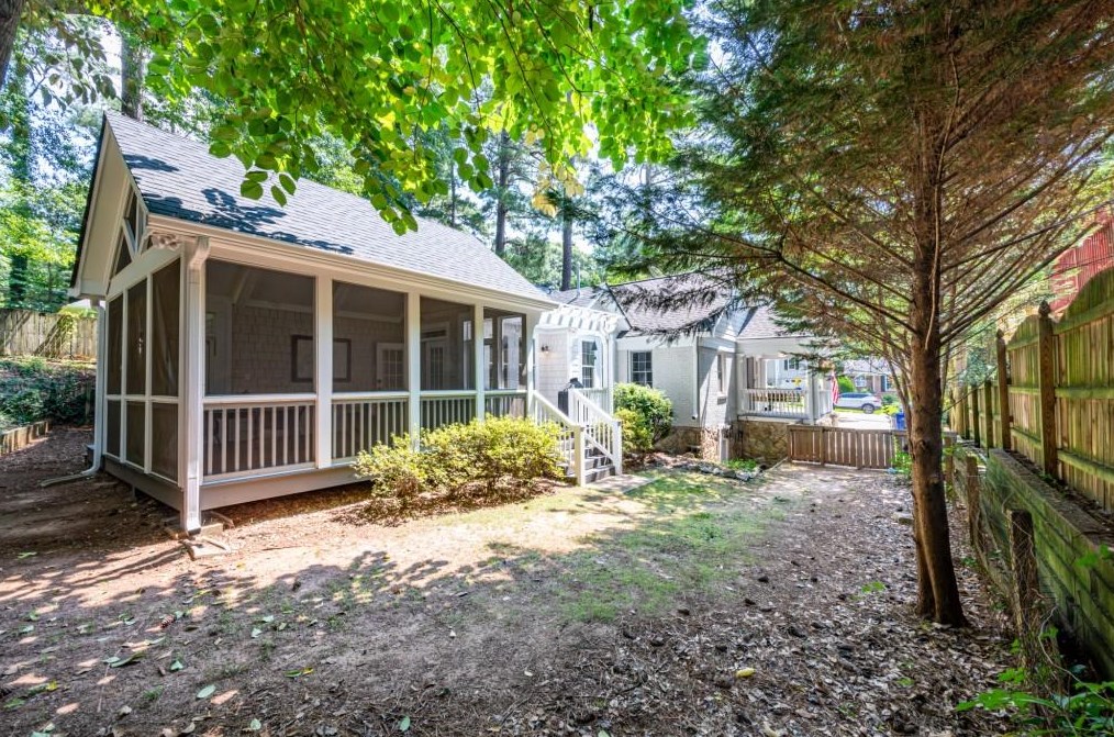 933 Mcdonough St, Decatur GA  30030-4930 exterior