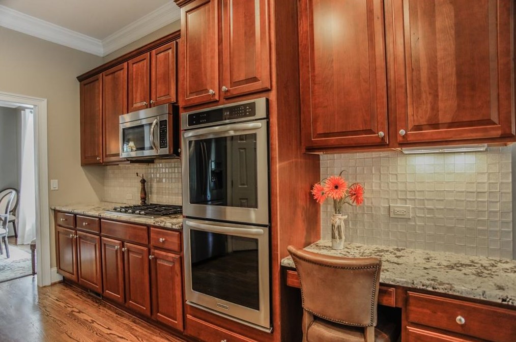 270 Wembley Cir, Atlanta GA  30328-6757 exterior
