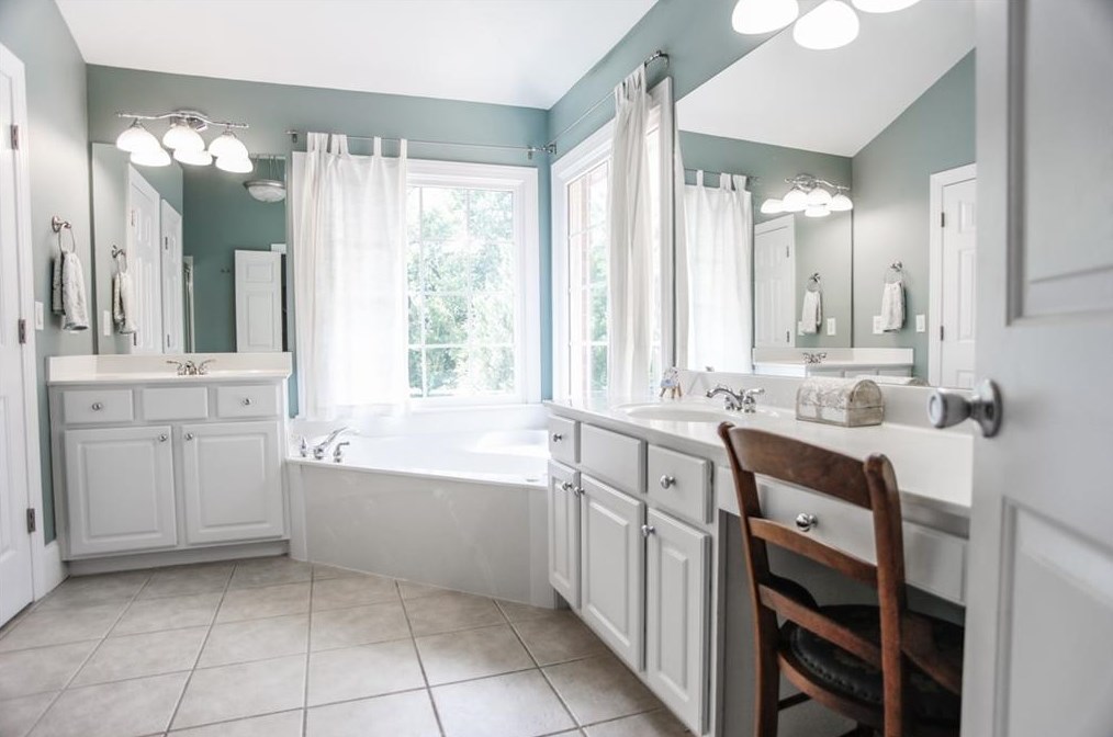 270 Wembley Cir, Atlanta GA  30328-6757 exterior
