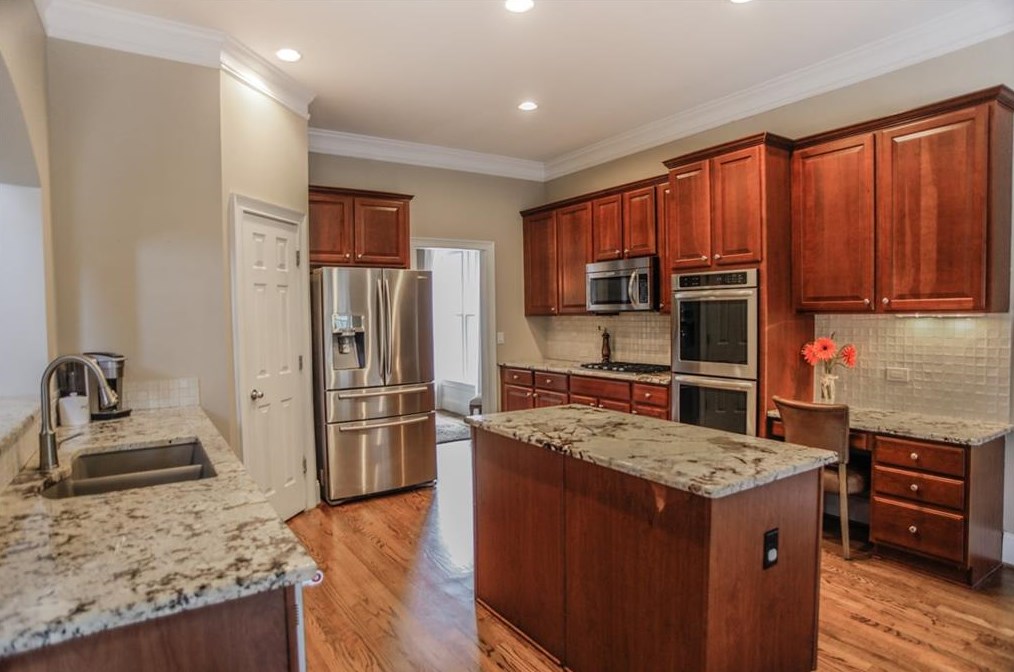 270 Wembley Cir, Atlanta GA  30328-6757 exterior