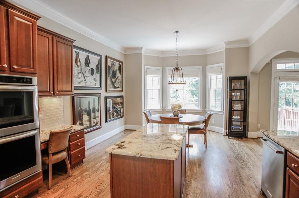 270 Wembley Cir, Atlanta GA  30328-6757 exterior
