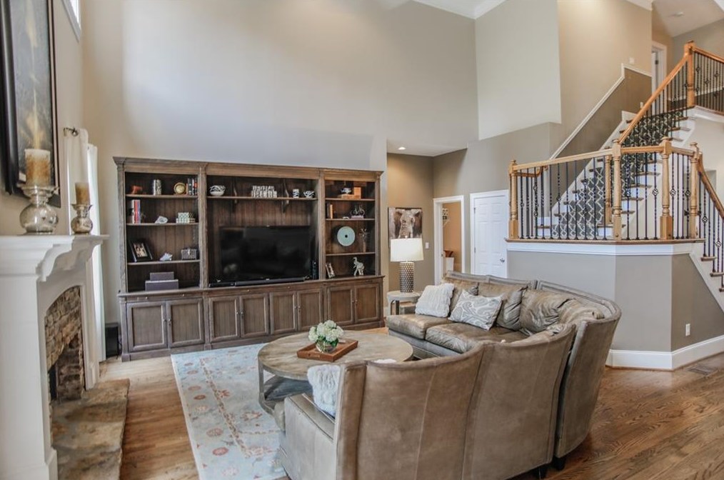 270 Wembley Cir, Atlanta GA  30328-6757 exterior