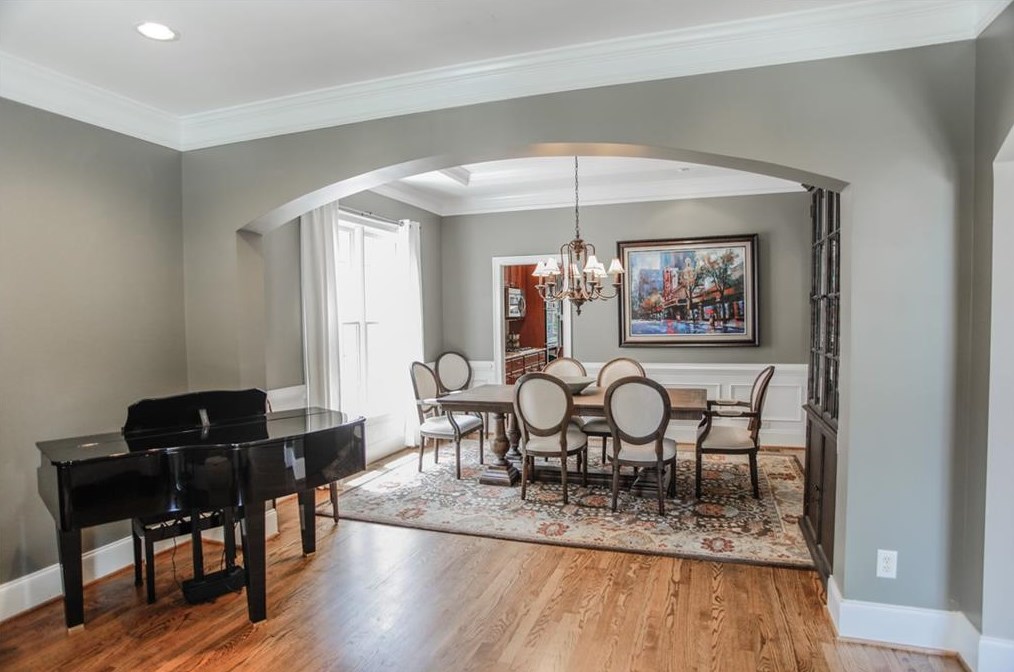 270 Wembley Cir, Atlanta GA  30328-6757 exterior