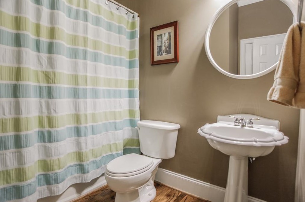 270 Wembley Cir, Atlanta GA  30328-6757 exterior