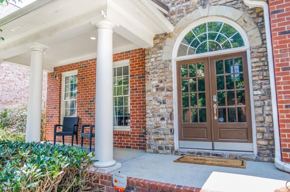 270 Wembley Cir, Atlanta GA  30328-6757 exterior
