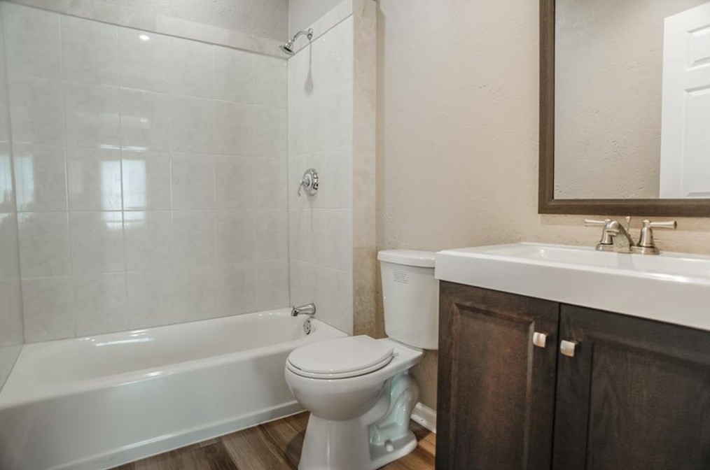 270 Wembley Cir, Atlanta GA  30328-6757 exterior
