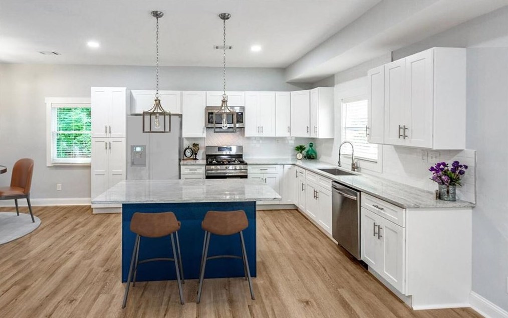 1655 Oak Knoll Cir, Atlanta GA  30315-5207 exterior