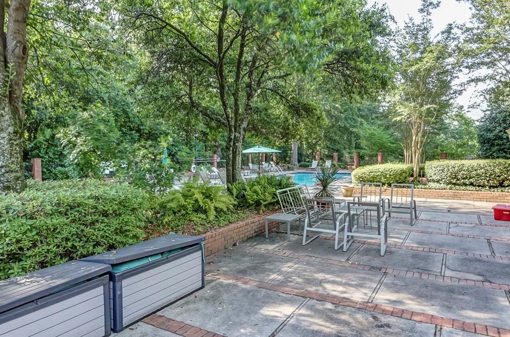 47 Willow Gln, Atlanta GA  30342-1341 exterior