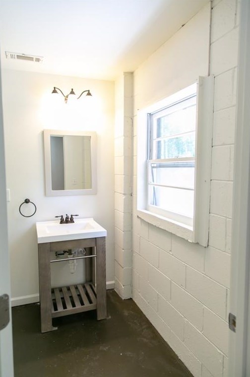 1547 Delia Dr, Decatur GA  30033-3373 exterior