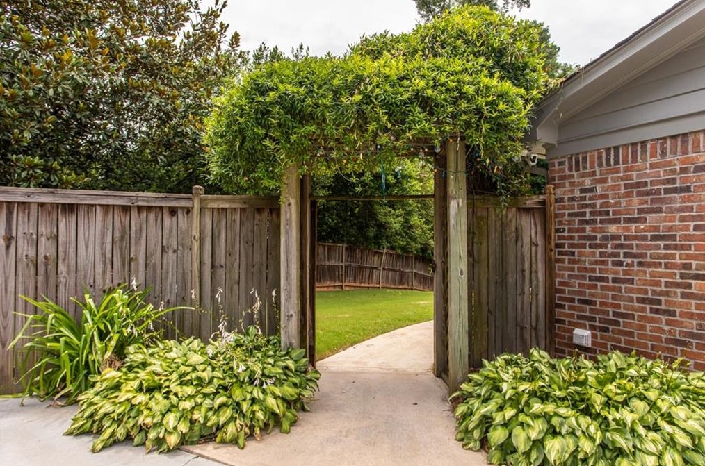 1289 Fork Creek Trl, Decatur GA  30033-2904 exterior