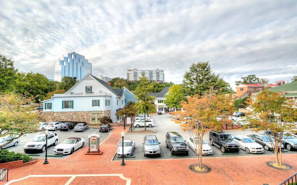 1083 Creatwood Cir, Smyrna GA  30080-8213 exterior