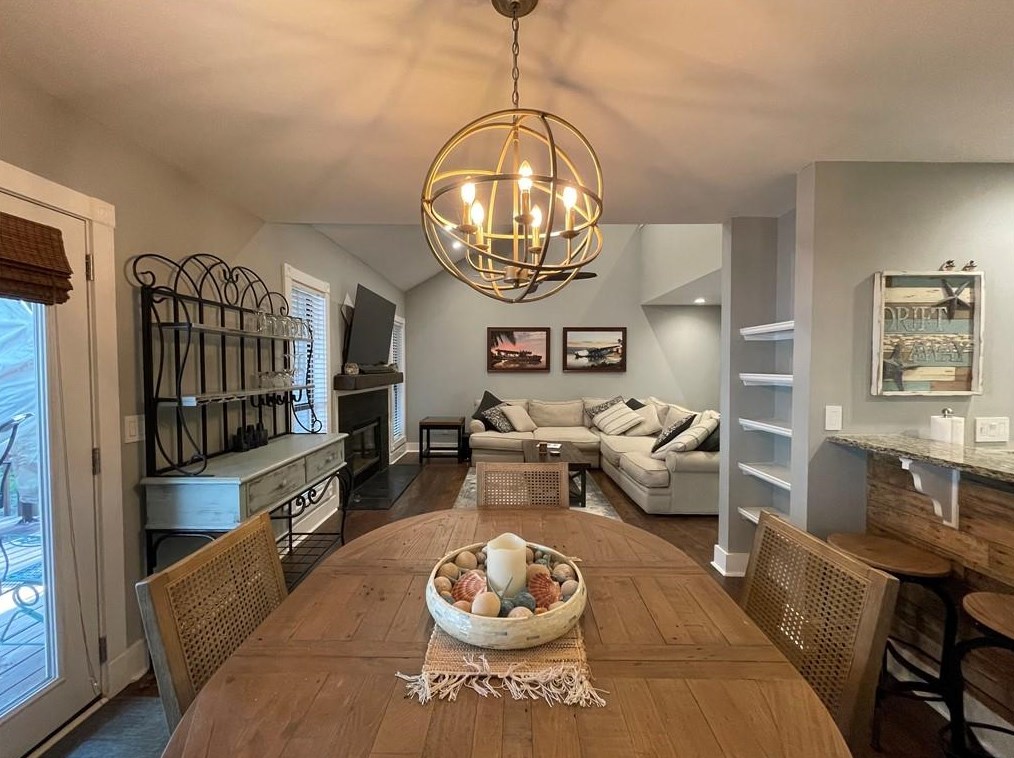 1083 Creatwood Cir, Smyrna GA  30080-8213 exterior