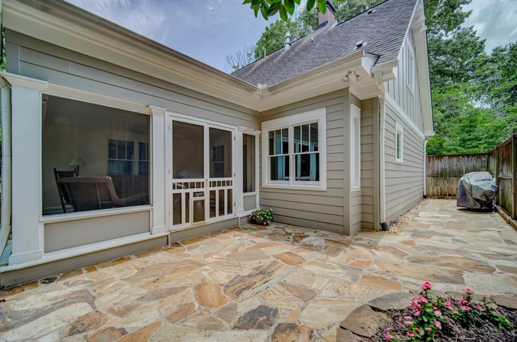 633 Coventry Rd, Decatur GA  30030-5011 exterior