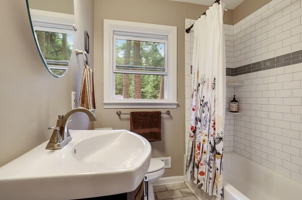 3354 Pinehill Dr, Decatur GA  30032-2903 exterior