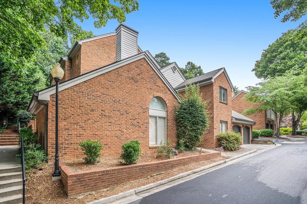 25 Westfair Ct, Atlanta GA  30328-1658 exterior