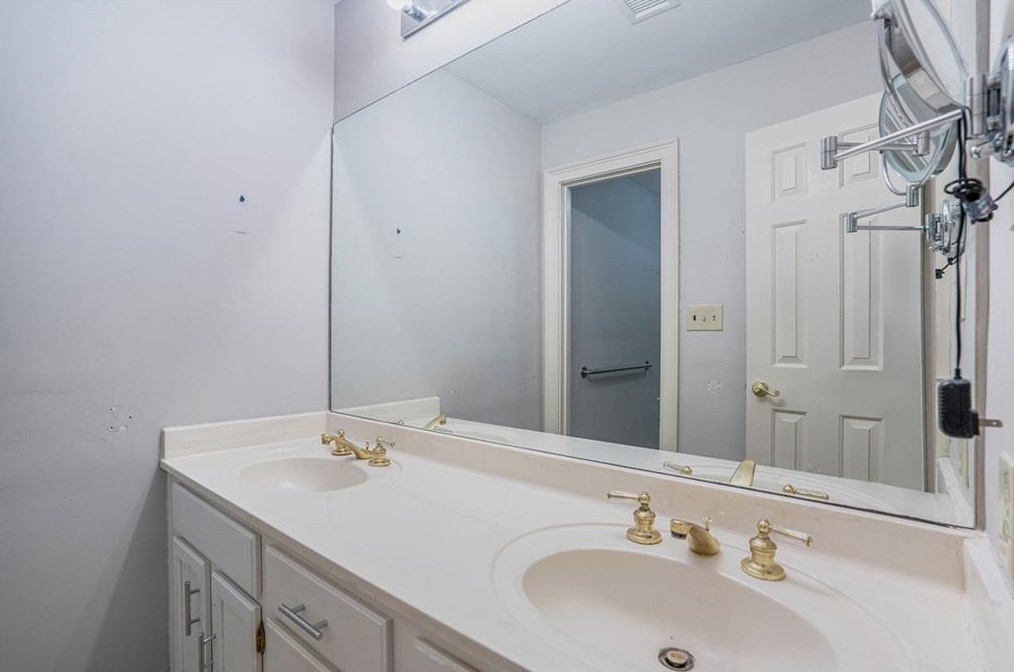 25 Westfair Ct, Atlanta GA  30328-1658 exterior