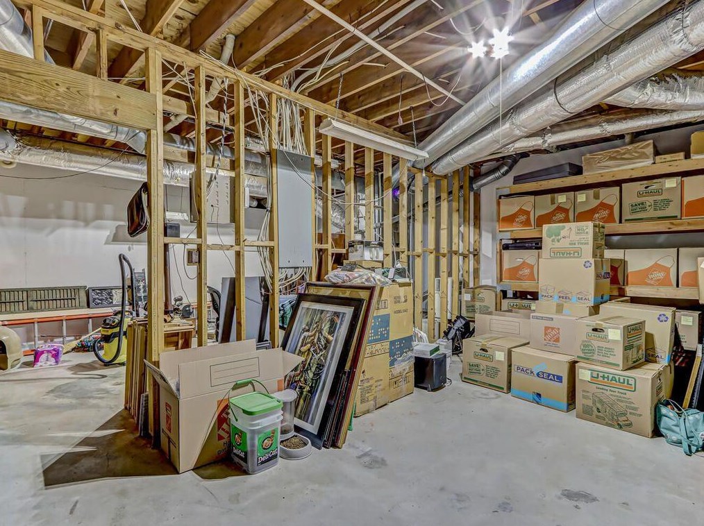 1825 Redbourne Dr, Atlanta GA  30350-5647 exterior