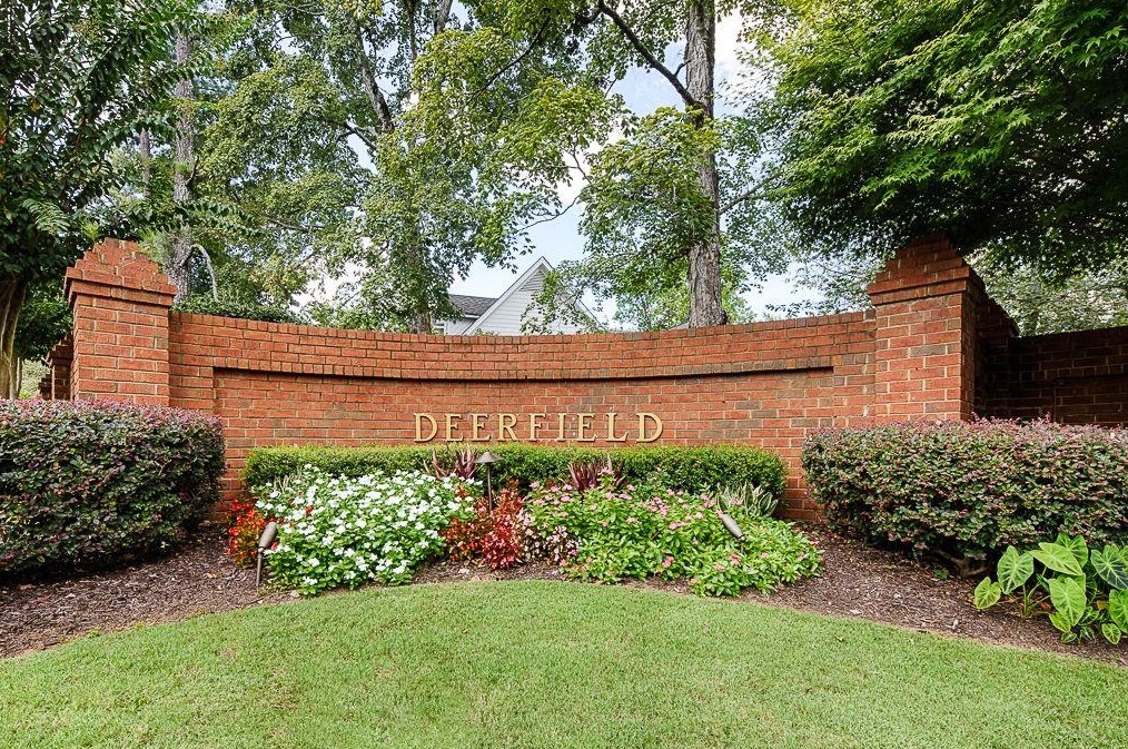 1825 Redbourne Dr, Atlanta GA  30350-5647 exterior