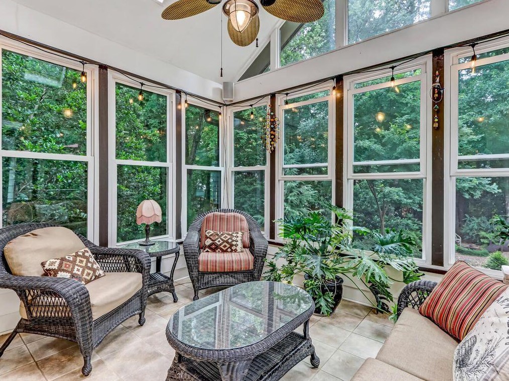 1825 Redbourne Dr, Atlanta GA  30350-5647 exterior