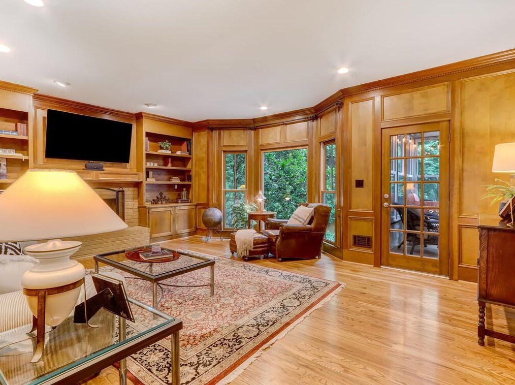 1825 Redbourne Dr, Atlanta GA  30350-5647 exterior