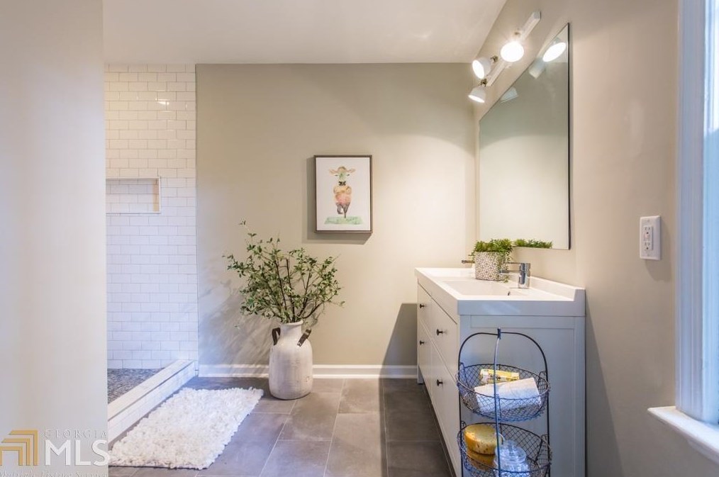 1841 Ridgeland Dr, Decatur GA  30032-4915 exterior