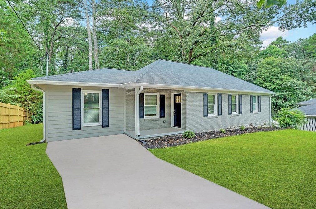 2303 Pinewood Dr, Decatur GA  30032-5435 exterior