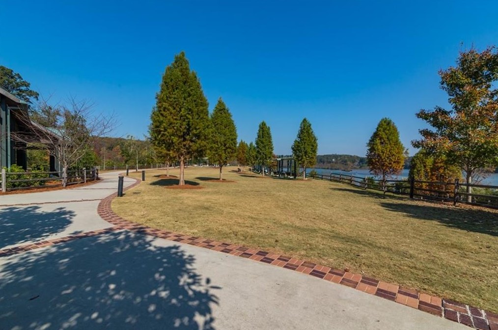 100 Wyndham Dr, Atlanta GA  30328-2045 exterior