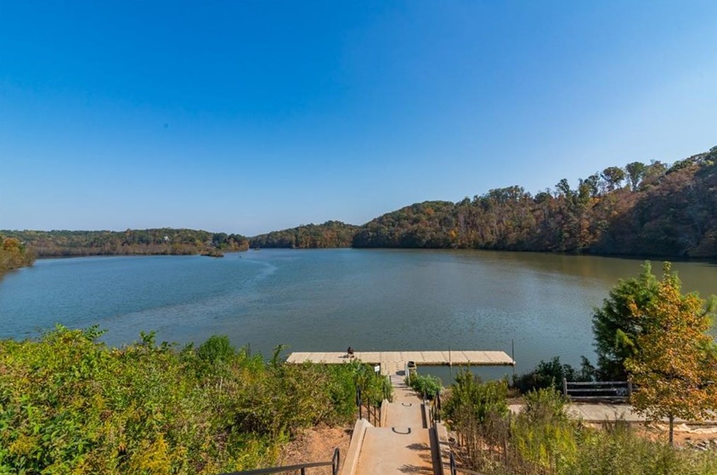100 Wyndham Dr, Atlanta GA  30328-2045 exterior