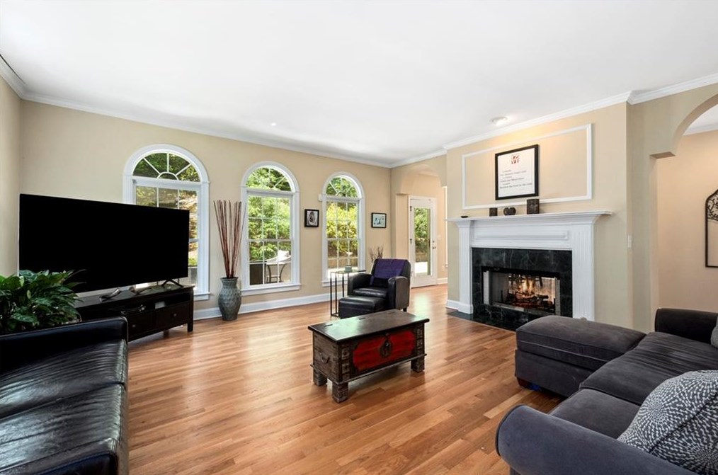 13 Wieuca Trce, Atlanta GA  30342-3856 exterior