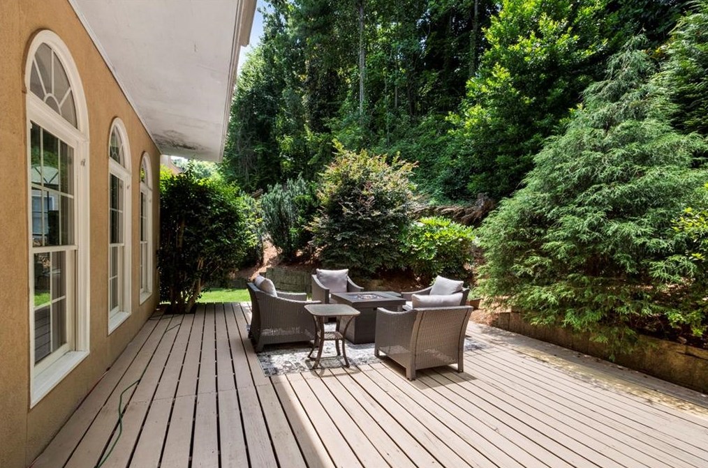13 Wieuca Trce, Atlanta GA  30342-3856 exterior