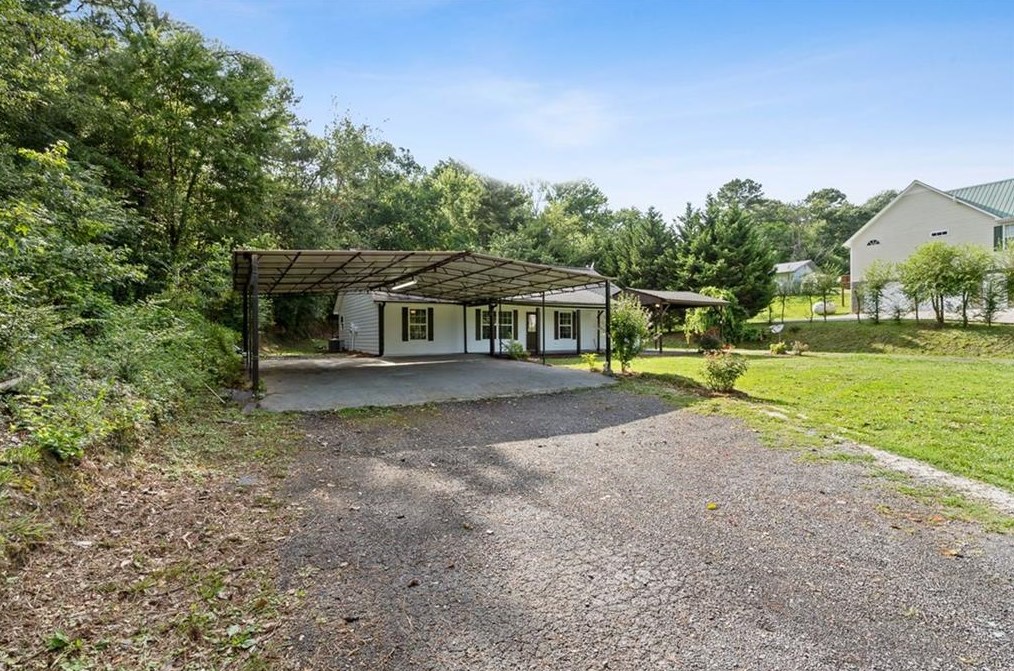 382 Sequoyah Cir, Calhoun GA  30701-9021 exterior