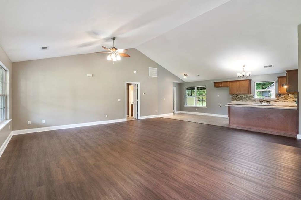 382 Sequoyah Cir, Calhoun GA  30701-9021 exterior