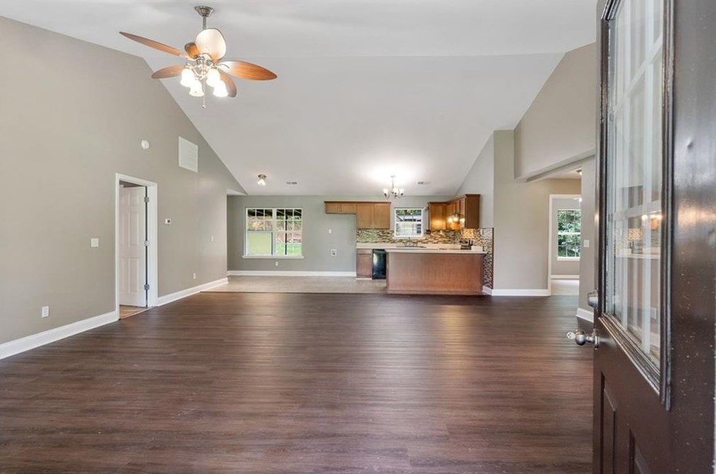 382 Sequoyah Cir, Calhoun GA  30701-9021 exterior