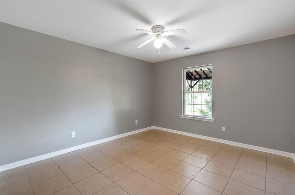 382 Sequoyah Cir, Calhoun GA  30701-9021 exterior