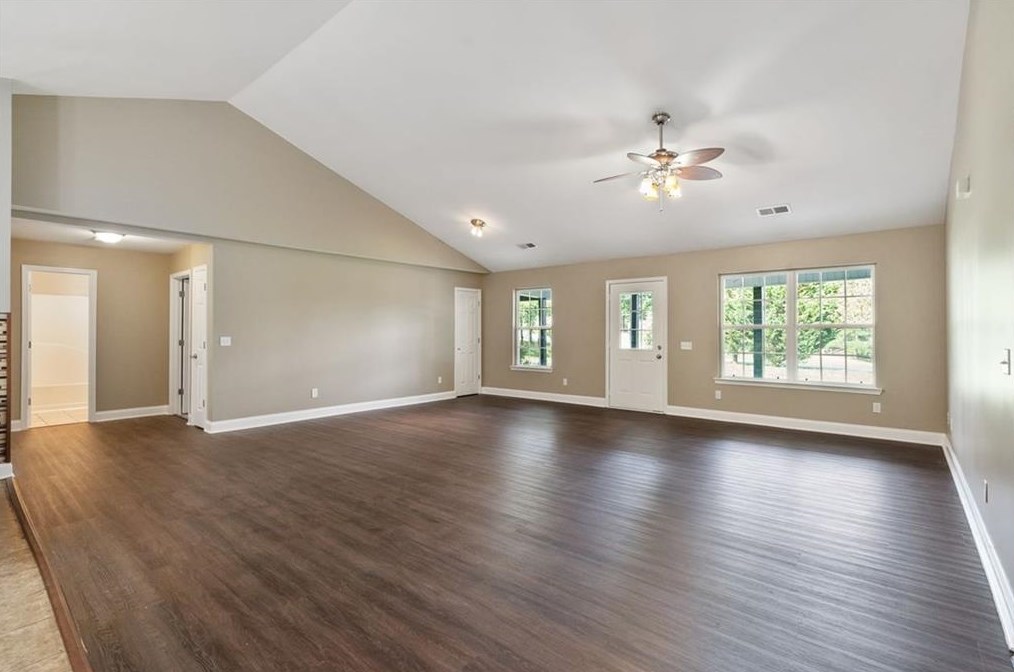 382 Sequoyah Cir, Calhoun GA  30701-9021 exterior